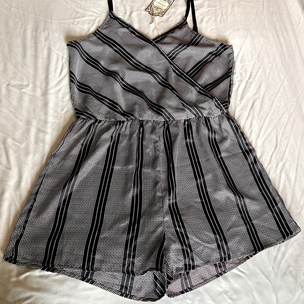 NWT Vintage USA Silky Sleeveless Jumpsuit Romper